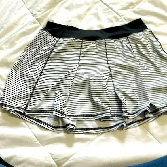 Kyodan black and white striped golf skort size medium - Picture 1 of 5